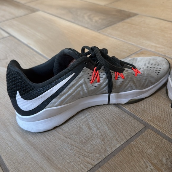 Women’s Nike zoom condition TR trainers 8.5 - Picture 2 of 6